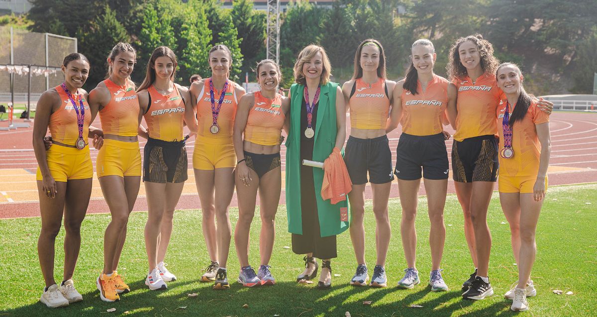 Pilar Alegría felicita a las atletas del 4×400 y 4×100 por sus medallas en los Mundiales de Relevos
