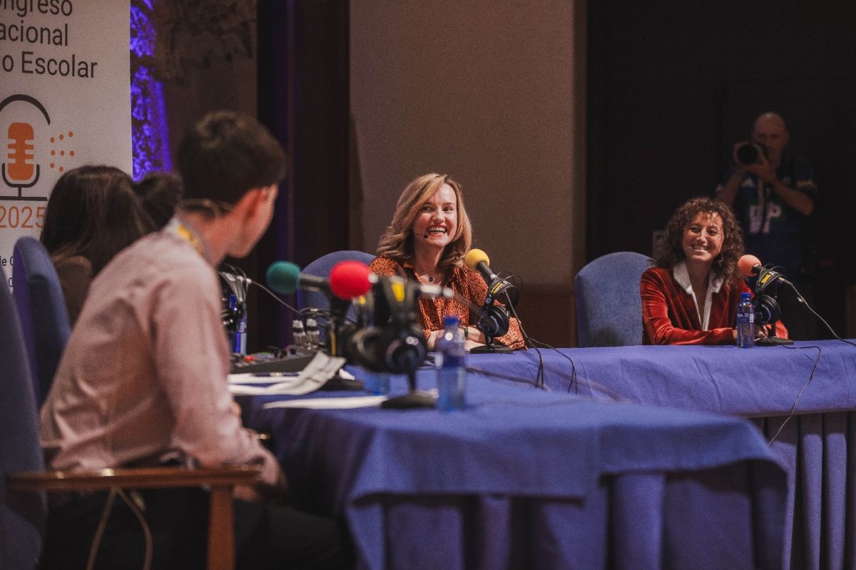 Pilar Alegría: “Las radios escolares ayudan a combatir la desinformación, enseñan a contrastar”