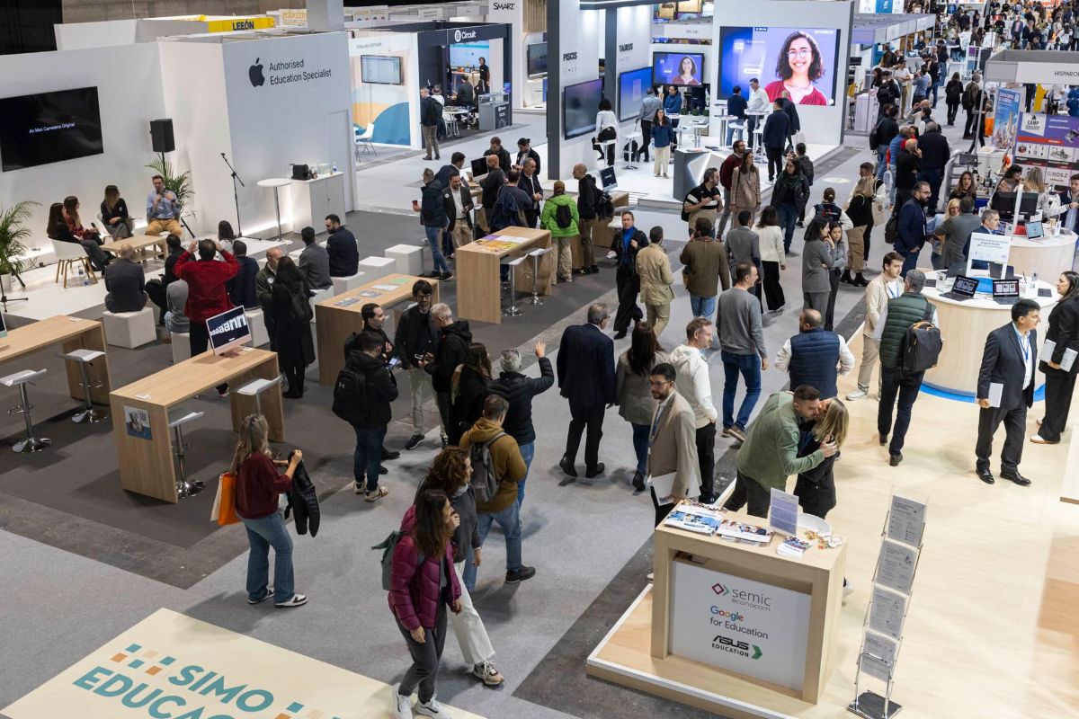 El Ministerio de Educación participa en SIMO Educación 2025, que aborda la aplicación de la tecnología en las aulas