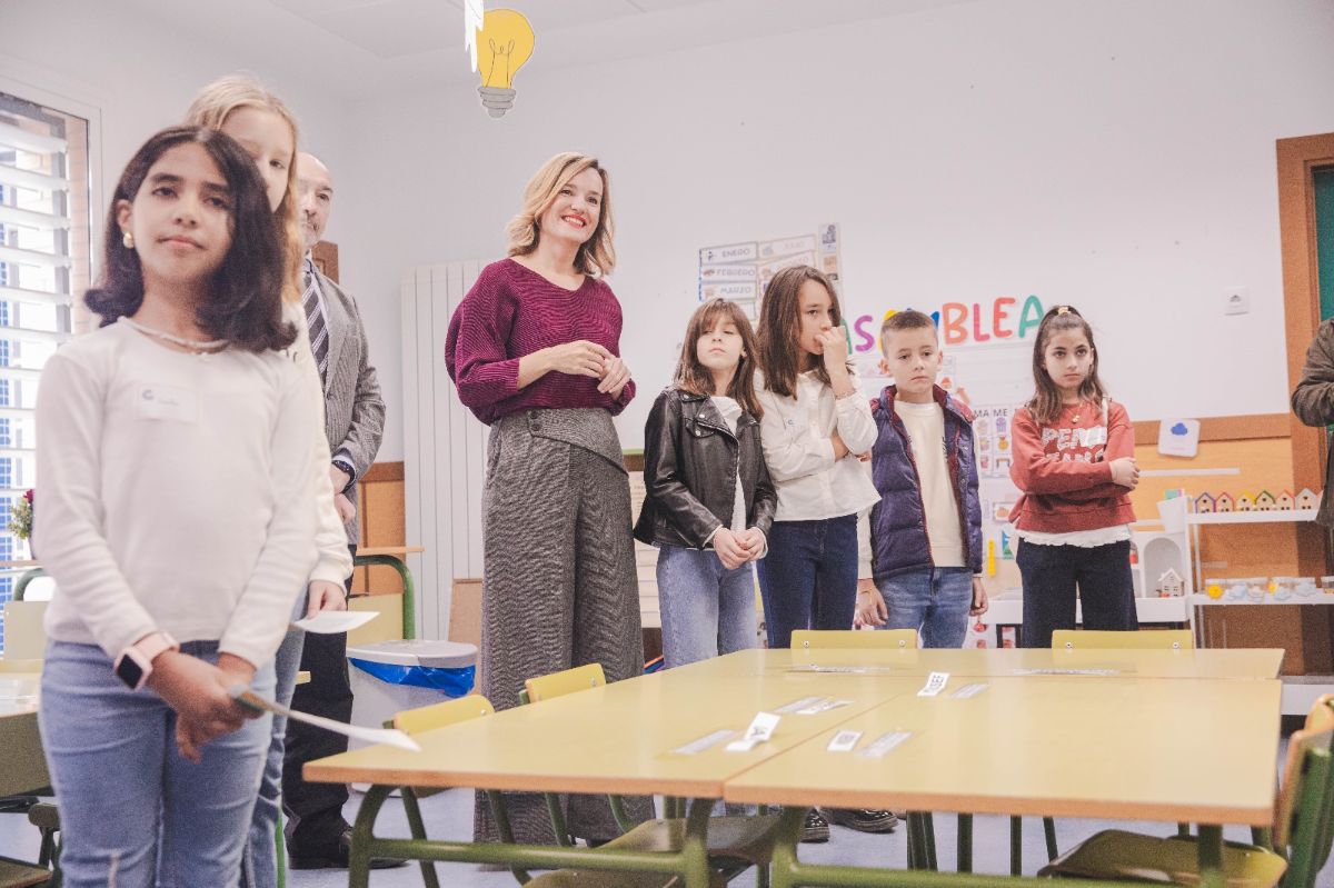 Pilar Alegría: “Un pueblo que cuida de su escuela está cuidando de su futuro”