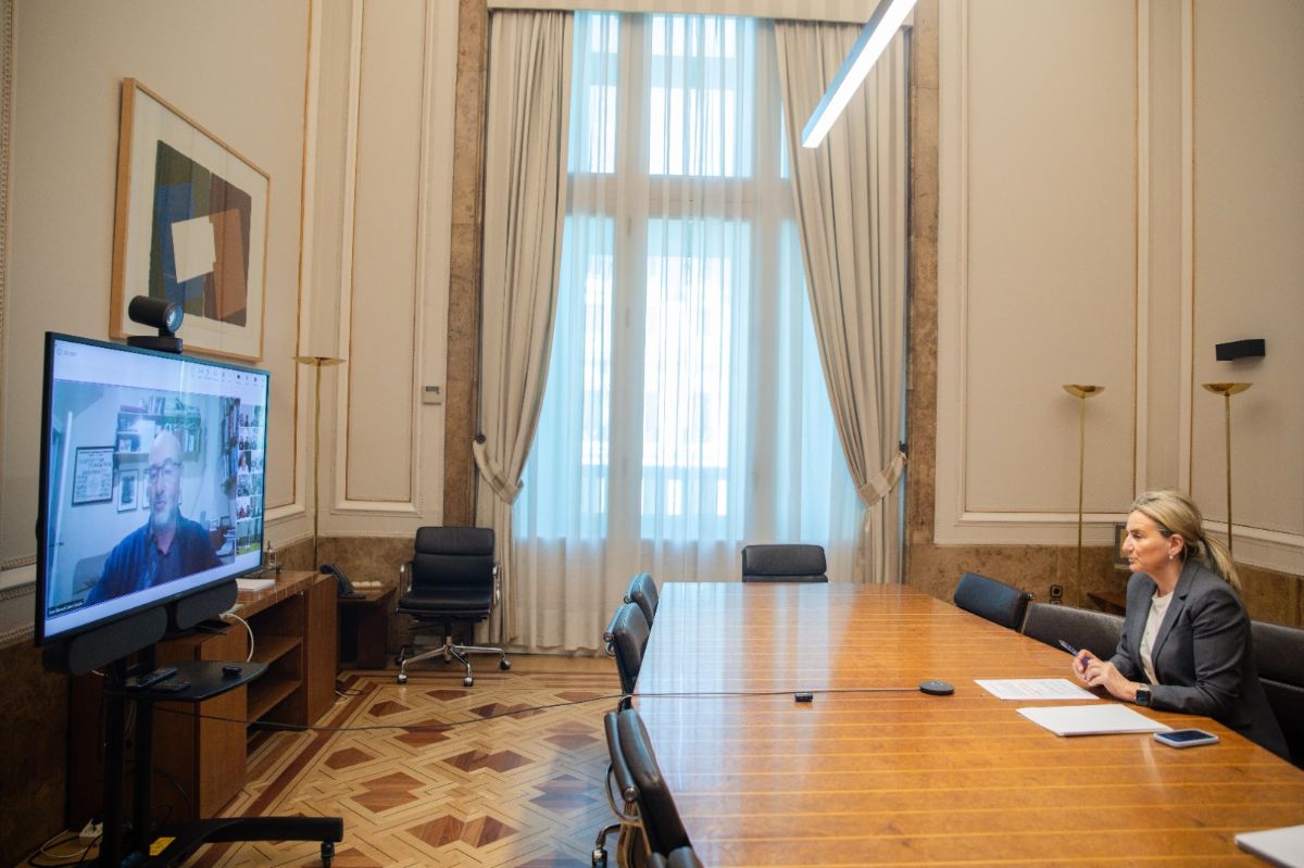 Milagros Tolón reivindica los viajes educativos a campos de concentración nazis como una “lección de humanidad” frente al odio