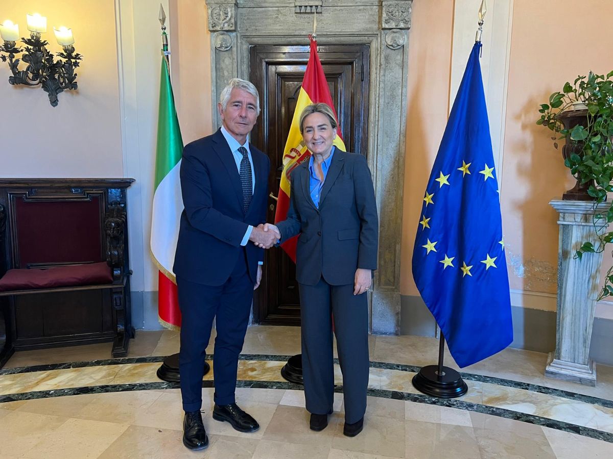 Milagros Tolón se reúne en Roma con el ministro de Deportes de la República Italiana, Andrea Abodi
