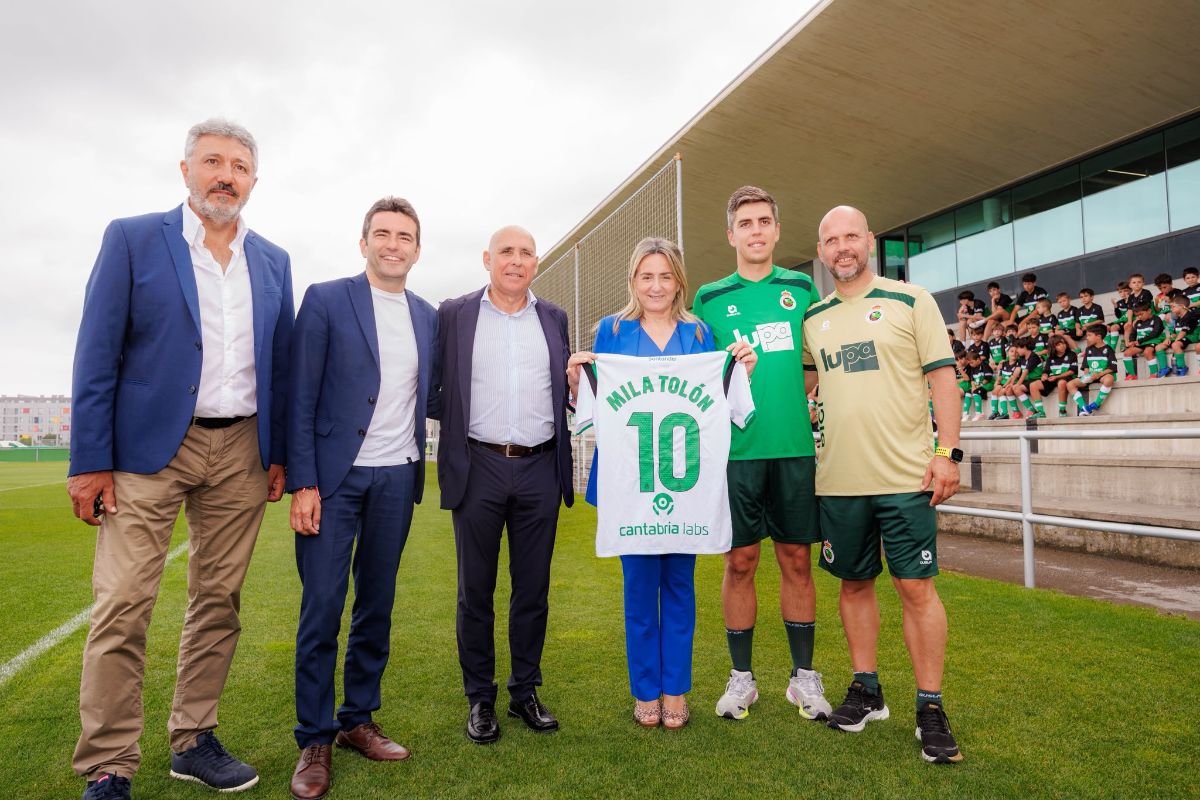 La ministra Milagros Tolón visita las instalaciones deportivas del Real Racing Club de Santander