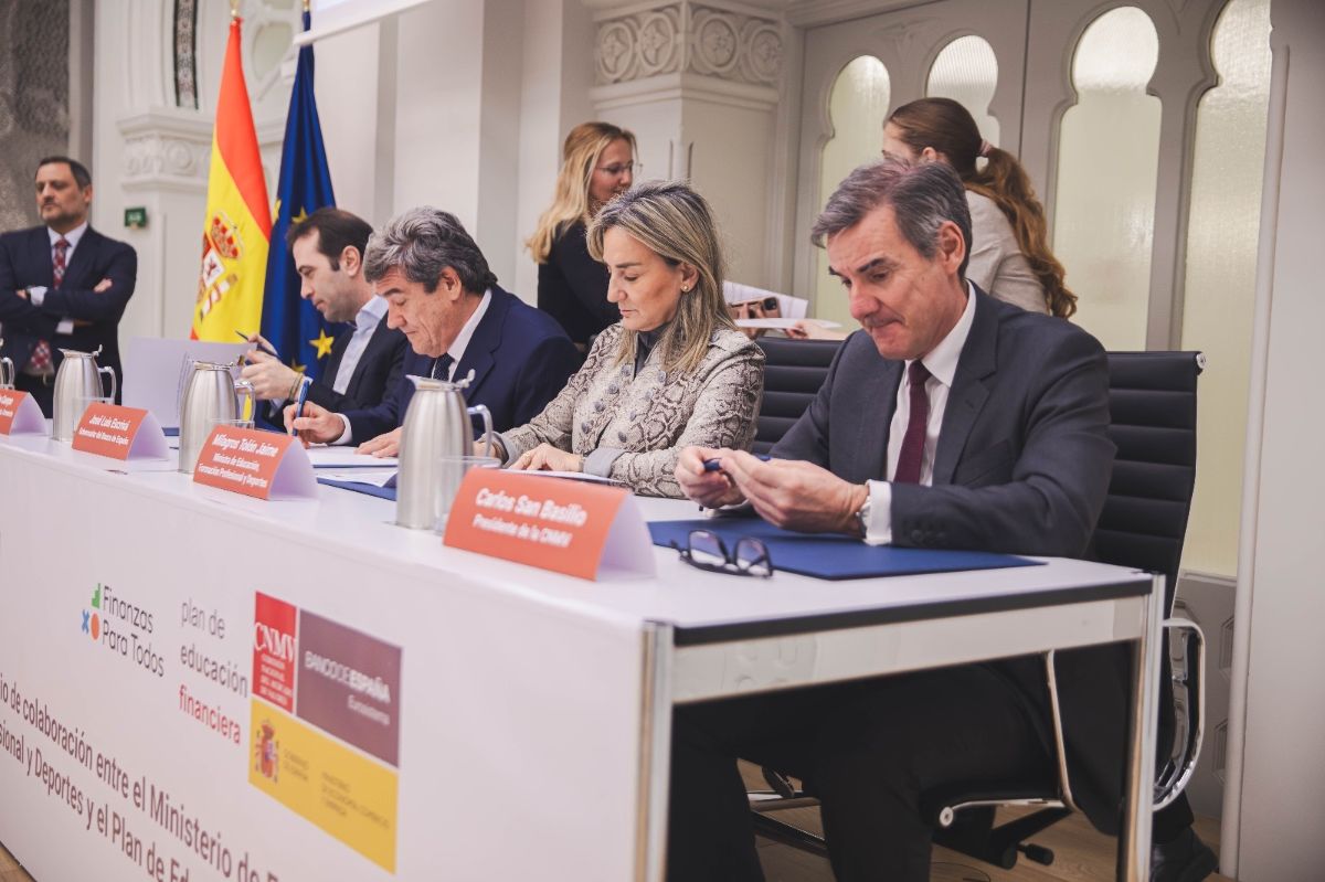 El Ministerio renueva su convenio de colaboración con el Banco de España y la CNMV para el fomento de la educación financiera