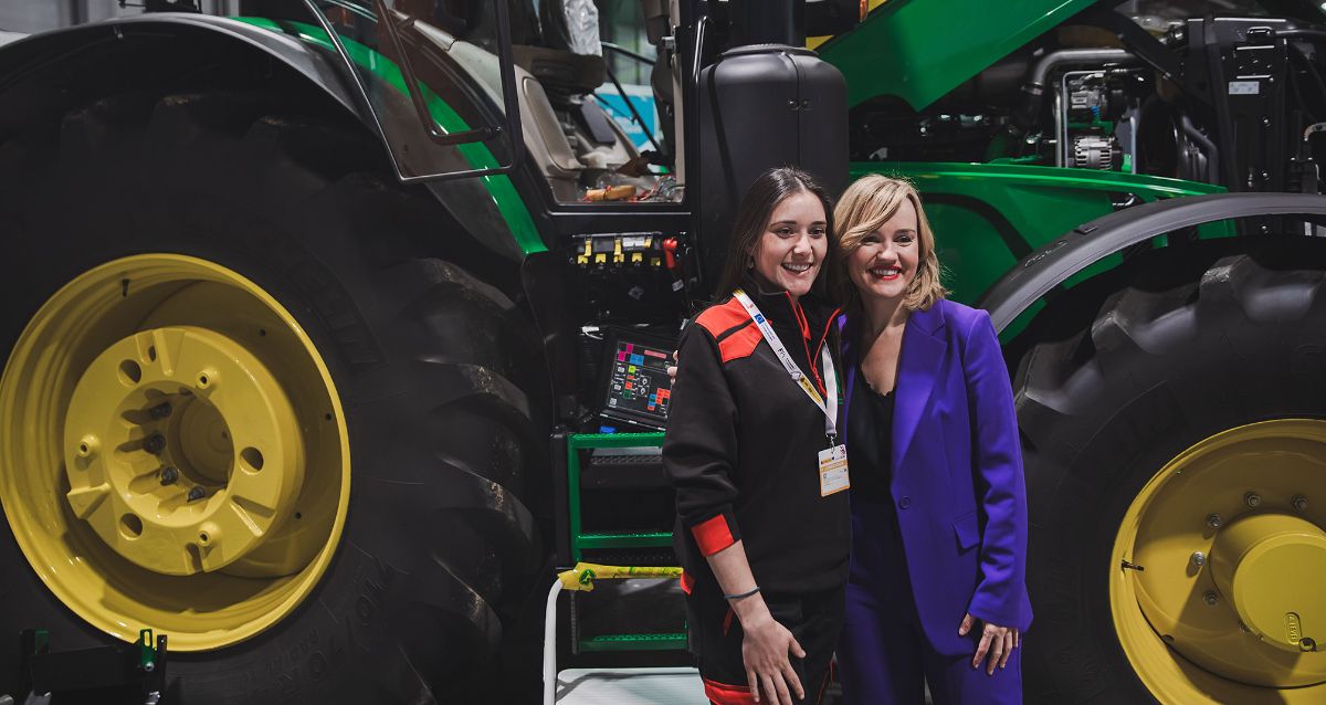 La ministra Pilar Alegría visita Spainskills 2024