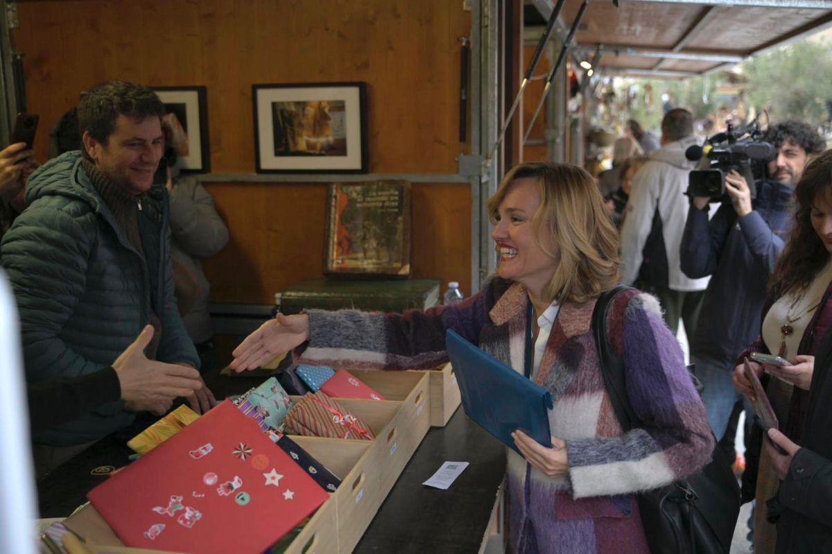 La ministra Pilar Alegría participa en la iniciativa ‘Libros que importan’