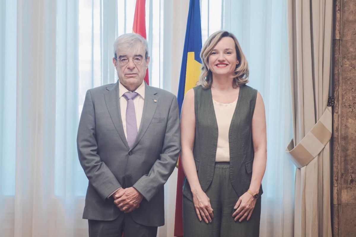 La ministra de Educación recibe a su homólogo en Andorra,  Ladislao Baró Solà
