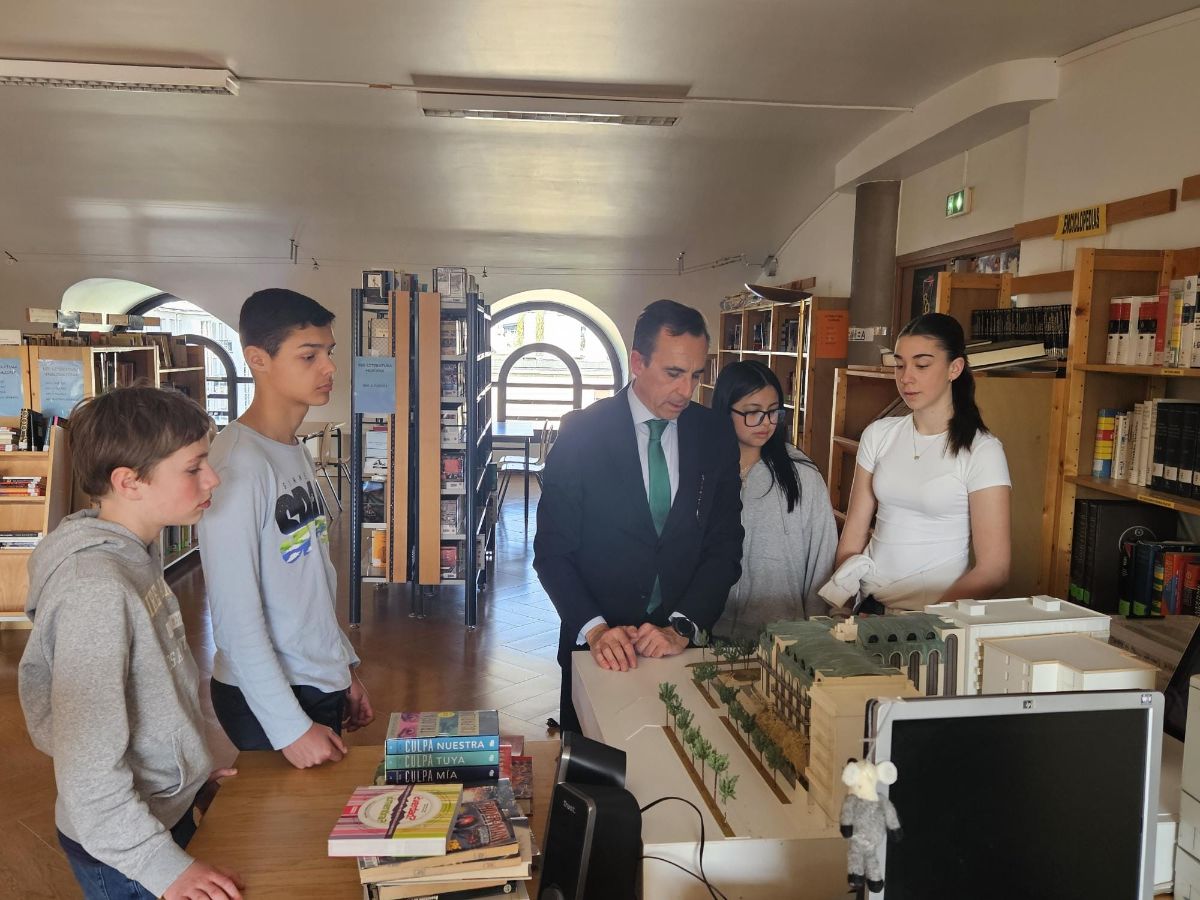 El Subsecretario de Educación visita dos centros españoles de titularidad pública en Francia