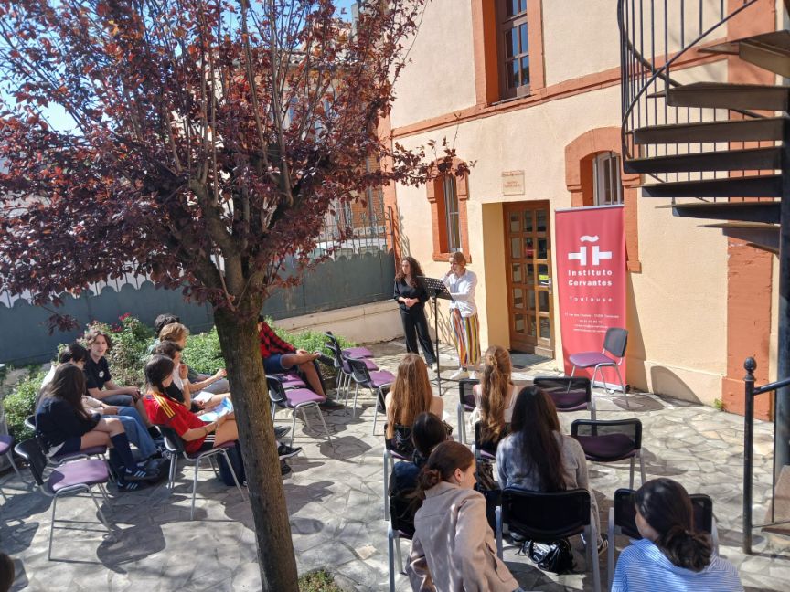 Día del libro en el Instituto Cervantes de nuestros alumnos de première.