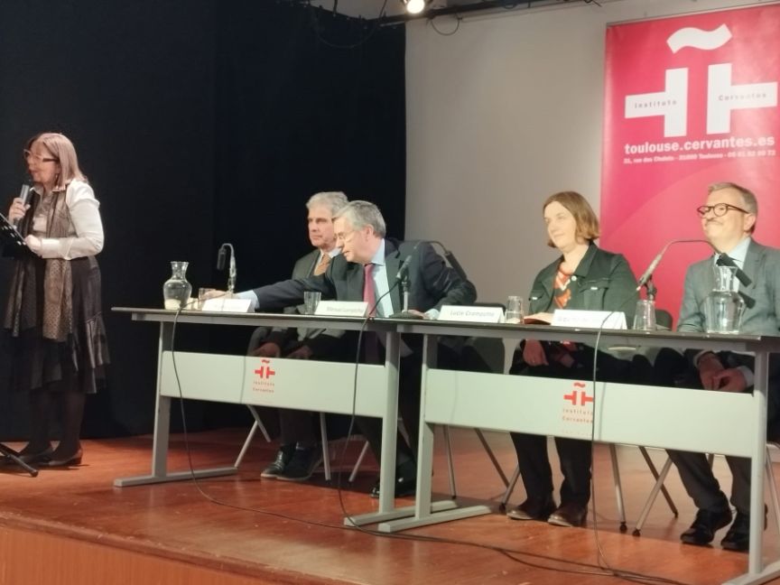 Las autoridades presentes en la ceremonia.