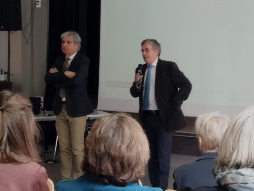 Las autoridades presentes inaugurando el curso escolar BFI