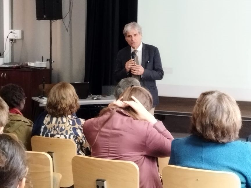 Las autoridades presentes inaugurando el curso escolar BFI