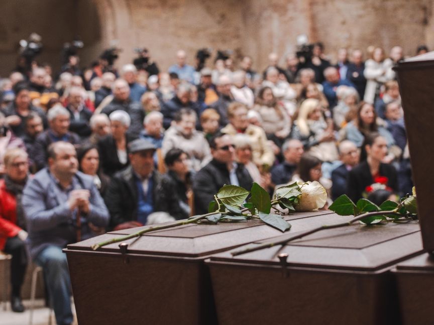 Los ministros Alegría y Torres entregan en Magallón (Zaragoza) los restos localizados en Cuelgamuros de 17 víctimas de la Guerra