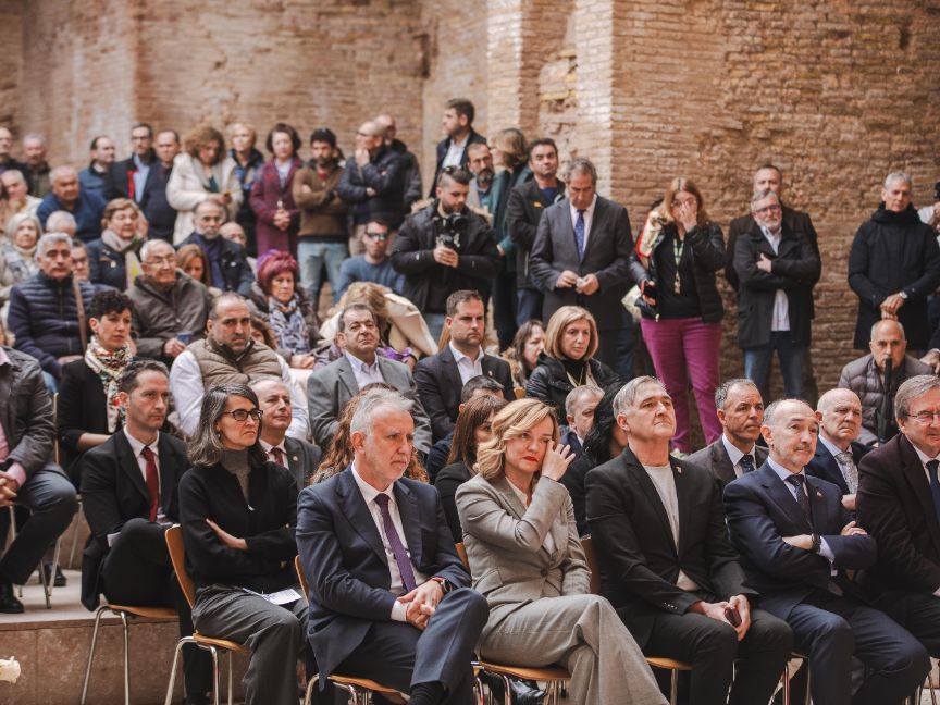 Los ministros Alegría y Torres entregan en Magallón (Zaragoza) los restos localizados en Cuelgamuros de 17 víctimas de la Guerra