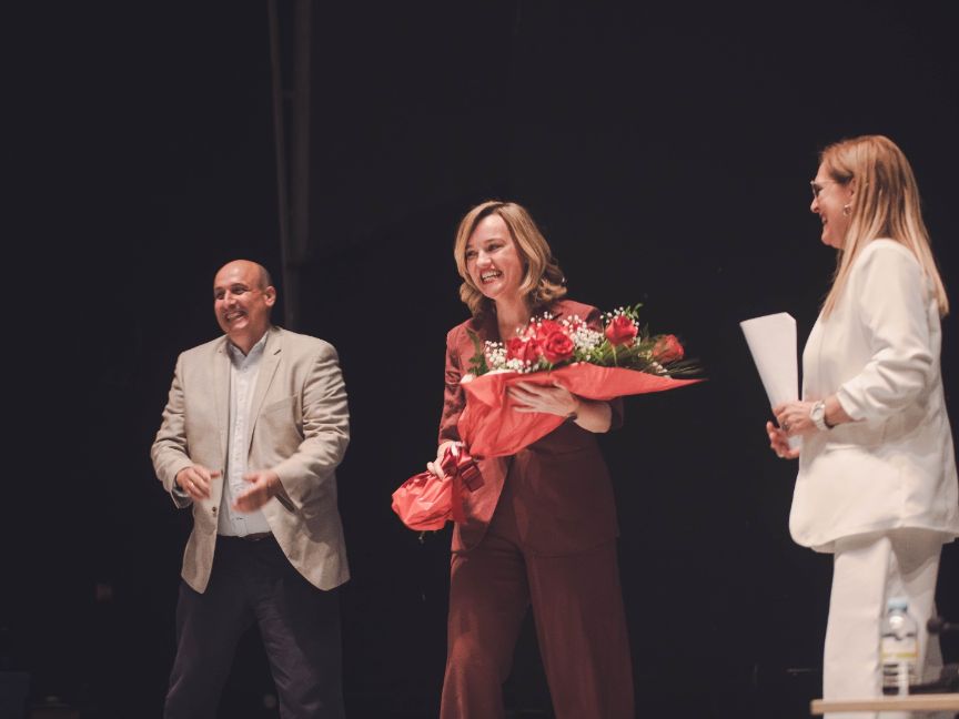 Pilar Alegría ensalza la labor de los centros de adultos como motor de convivencia y creación de vínculos