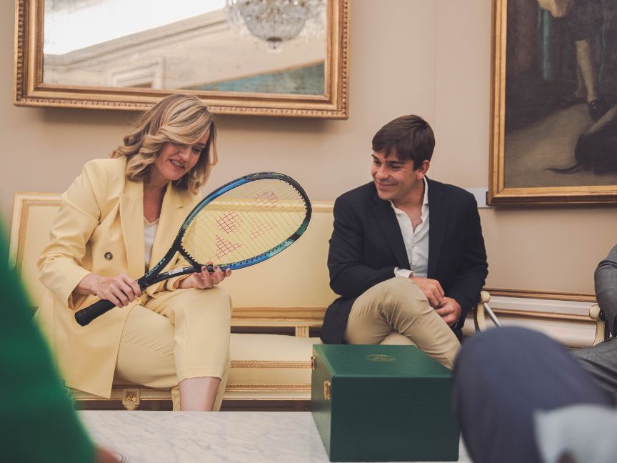 Pilar Alegría recibe al tenista Martín de la Puente, campeón de Wimbledon en dobles en 2025