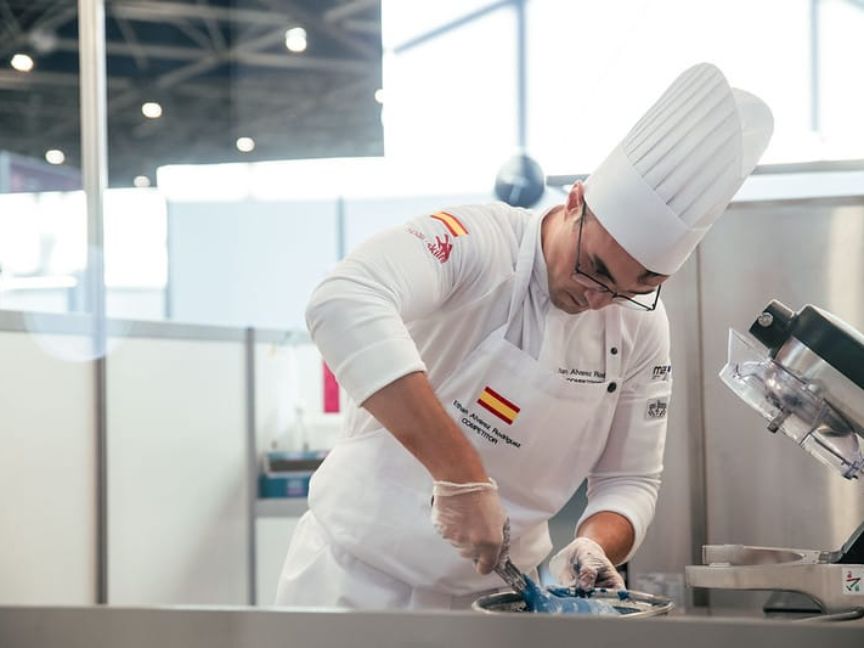 Ethan Álvarez (Cataluña), medalla de excelencia en la categoría de Cocina.