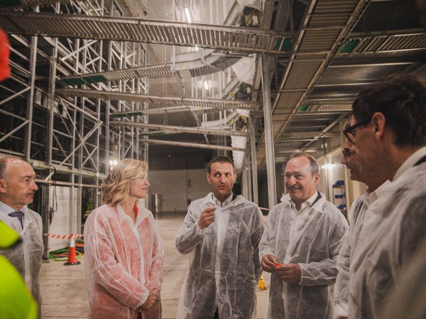 Pilar Alegría y Salvador Illa visitan el proyecto de centro alimentario del grupo bonÀrea