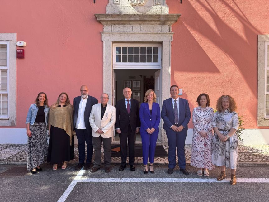 Alegría pone en valor la capacidad crítica del alumnado en el actual contexto internacional 