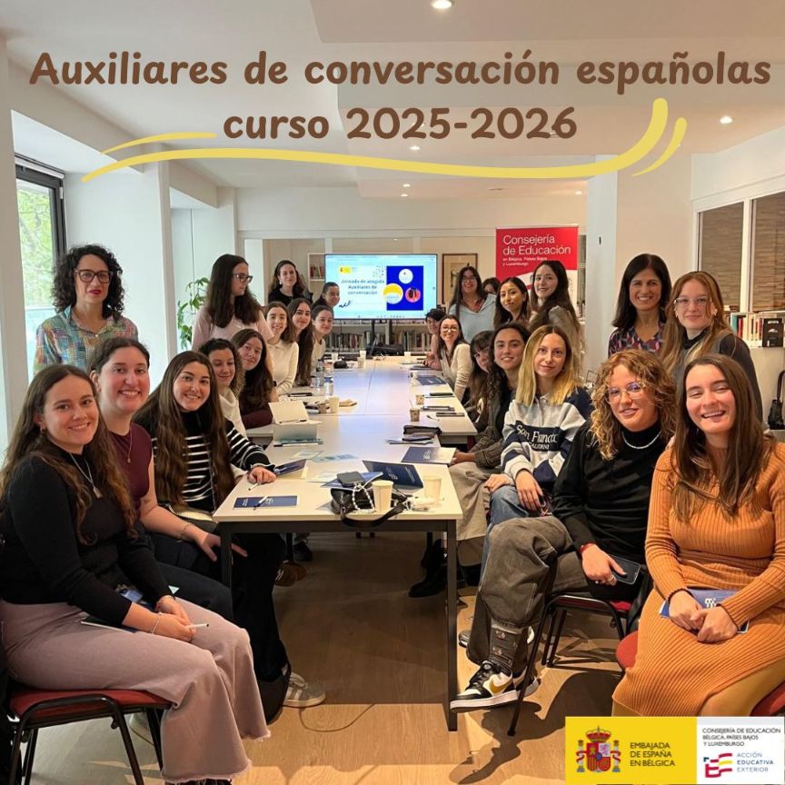 Sesión de acogida en la Consejería