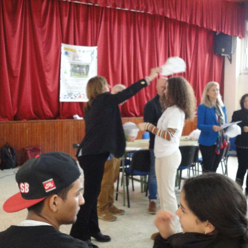 Premiando a todos los alumnos participantes...