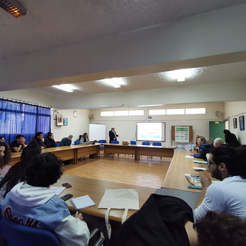 Presentación de las prácticas de laboratorio en la Universidad Hassan II