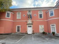 Fachada principal interior