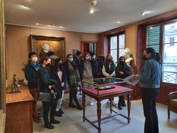 Imagen de la visita guiada al Museo de la Vida Romantica