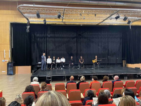 Momento de la presentación del acto