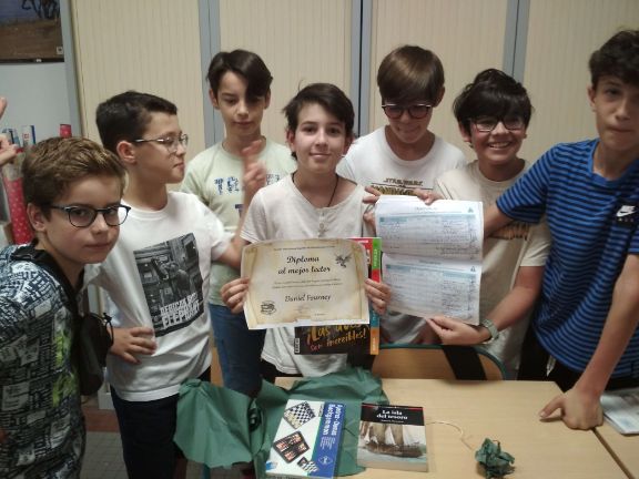 Daniel posando con algunos de sus compañeros