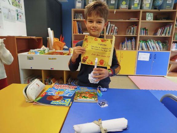 Pablo Amaro muestra sus regalos