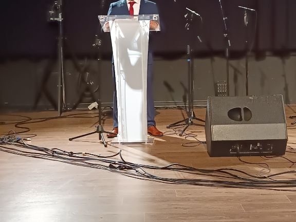 El director de la sección, sr Urías, durante su discurso