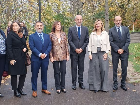 Foto de grupo de todas las autoridades