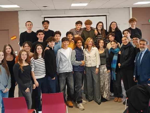 Foto de grupo con los alumnos de Terminale