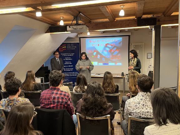 El tercer premio fue para Lycée cantonal de Porrentruy, formado por Raphaël Trapp, Mattia My, Rubén Ferreiro, Emma Sasso y su profesor Raphaël Boillat