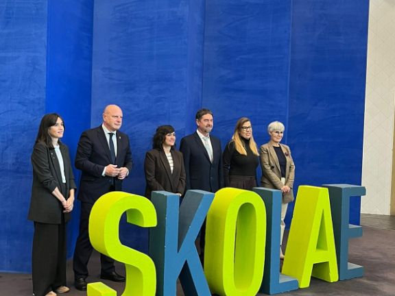 Imagen de autoridades asistentes al evento