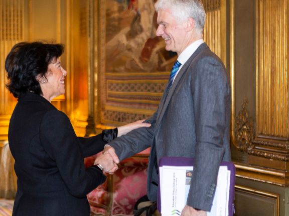 Isabel Celaá ha mantenido también una reunión con el director de Educación de la OCDE, Andreas Schleicher