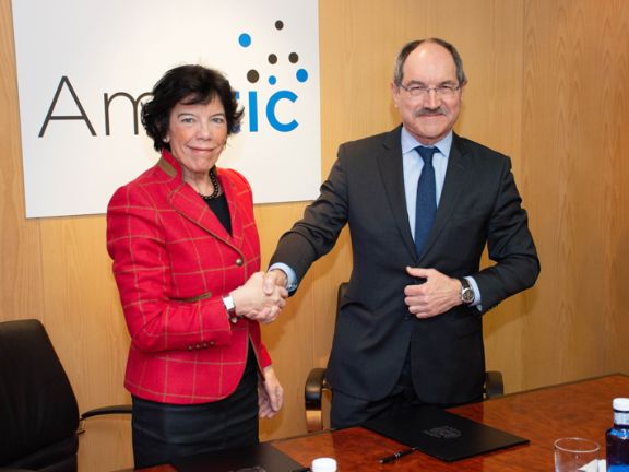 Firma del acuerdo con AMETIC