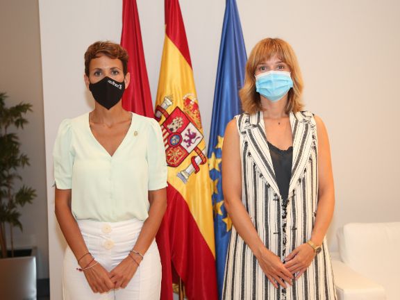 La ministra de Educación y Formación Profesional y la presidenta de Navarra