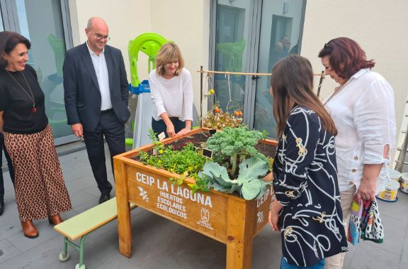 La ministra Pilar Alegía en su visita a La Palma