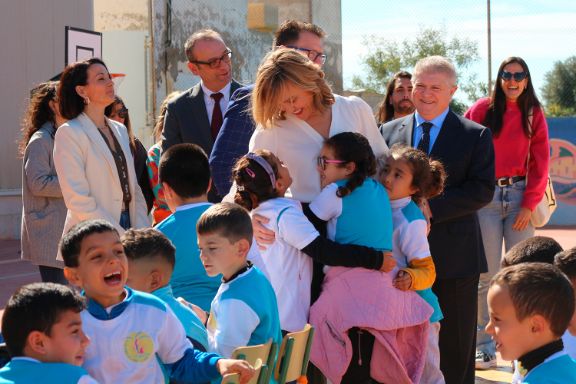La ministra Pilar Alegría en el CEIP Félix Rodríguez de la Fuente de Los Nietos
