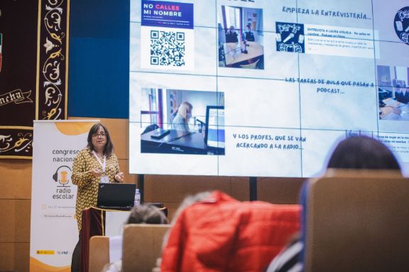 Gema Merás Rodríguez, jefa de estudios de Bachillerato y coordinadora de 'Radio PerifERIA' del IES La Ería (Oviedo)