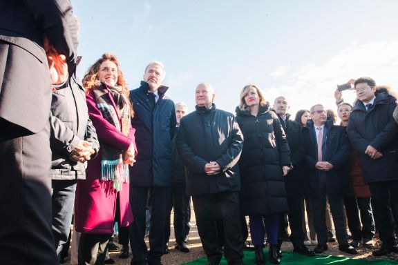 •	La ministra de Educación, Formación Profesional y Deportes, Pilar Alegría, visita la fábrica de Stellantis en Figueruelas