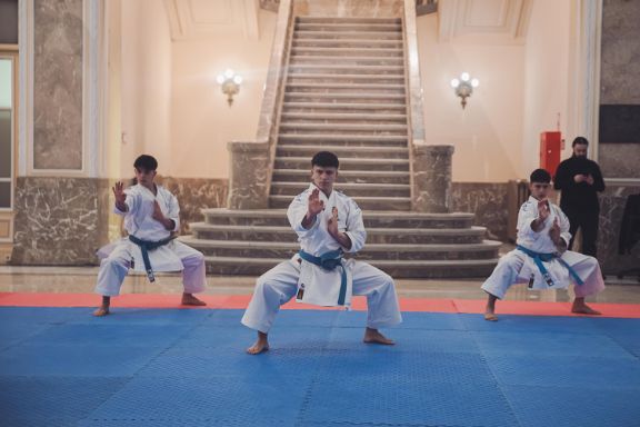 La ministra Pilar Alegría recibe a los medallistas españoles en la Copa del Mundo por naciones de karate