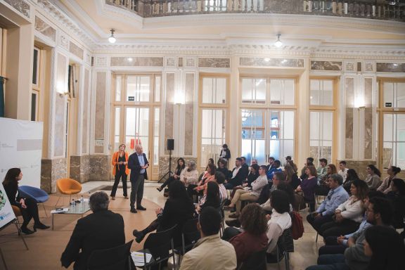 Imagen de la  jornada 'Cumpliendo en Educación'