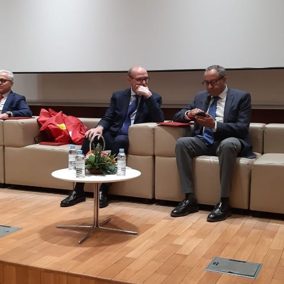 Acto de Clausura en la UIR