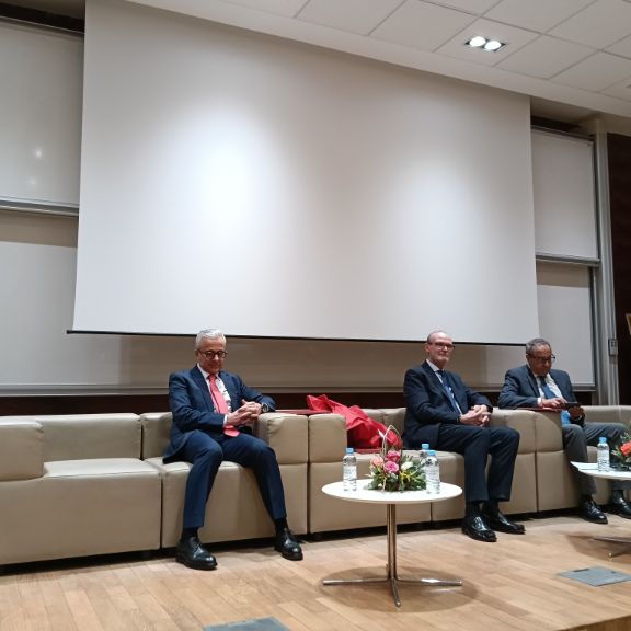 Acto de Clausura en la UIR