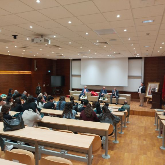 Acto de Clausura en la UIR