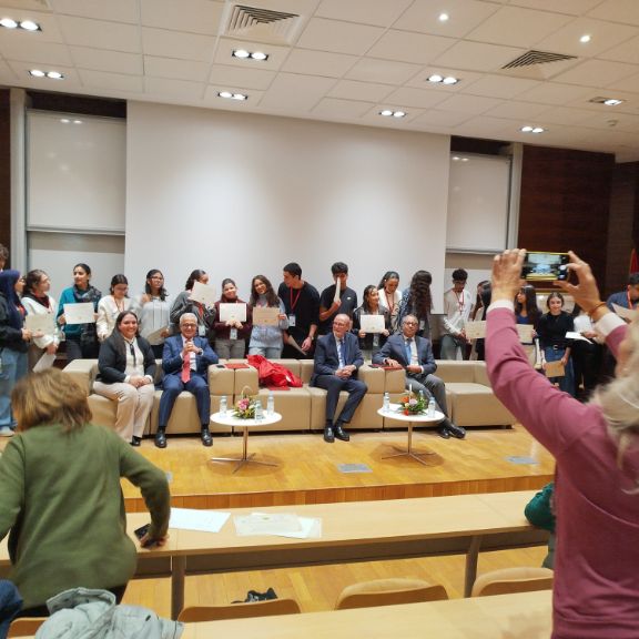 Entrega de Diplomas en la UIR