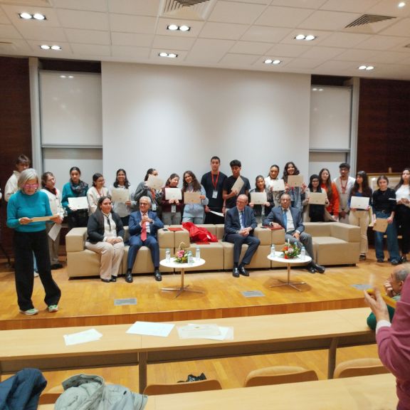 Entrega de Diplomas en la UIR